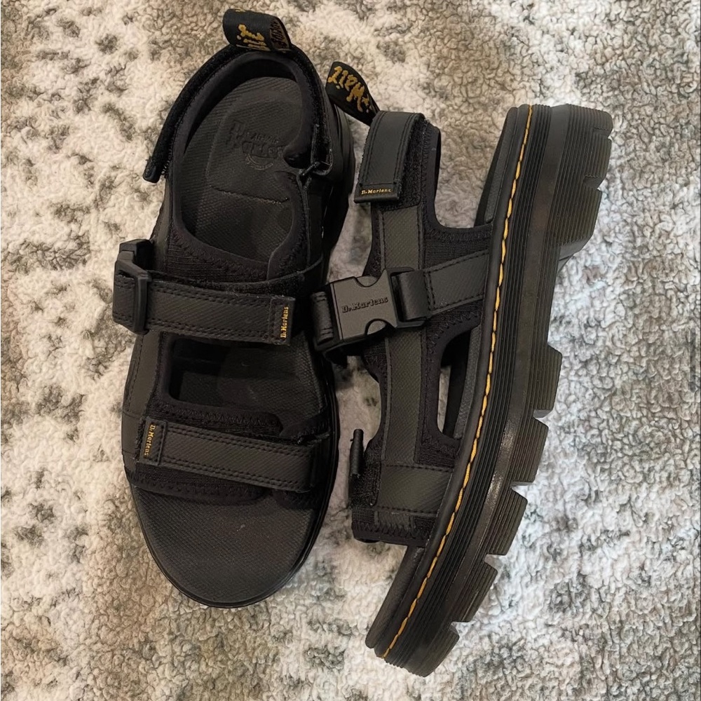 Doc martens foster sandal in black